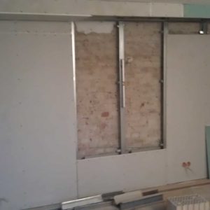 Das Maklerbüro im Keller wird fertig gebaut - commaik