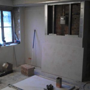 Das Maklerbüro im Keller wird fertig gebaut - commaik