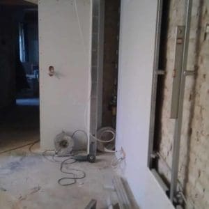 Das Maklerbüro im Keller wird fertig gebaut - commaik