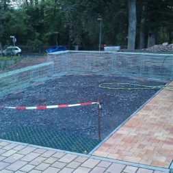 parkplatz mit rasengitter und gabionen 7 - Build your own parking lot with gabions and lawn grids