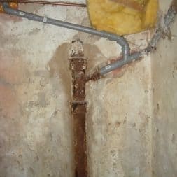 bestandsaufnahme im keller14 - Im Keller wird eine Toilette mit Trockenbau realisiert