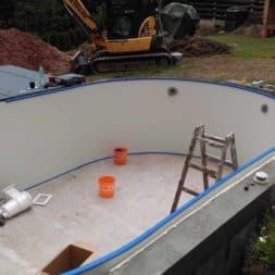 pool aufbau und anschluss 3 - Projekt Poolbau – Der Aufbau des Stahlwandpools