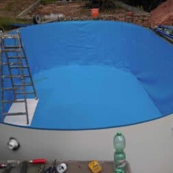 pool aufbau und anschluss 7 - Projekt Poolbau – Der Aufbau des Stahlwandpools