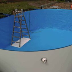 pool aufbau und anschluss 8 scaled - Poolbau – Stahlwandpool selber aufbauen
