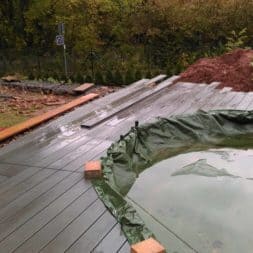 einbau der bpc wpc dielen poolterrasse 25 - Projekt Poolterrasse – Bau der Unterkonstruktion und Verlegen der BPC Dielen