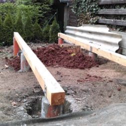 3 brennholzlageregal mit poolsolarheizung 31 - Das vierte Brennholzlagerregal mit Solarkollektoren für den Pool wird gebaut