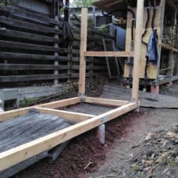 3 brennholzlageregal mit poolsolarheizung 39 - Das vierte Brennholzlagerregal mit Solarkollektoren für den Pool wird gebaut