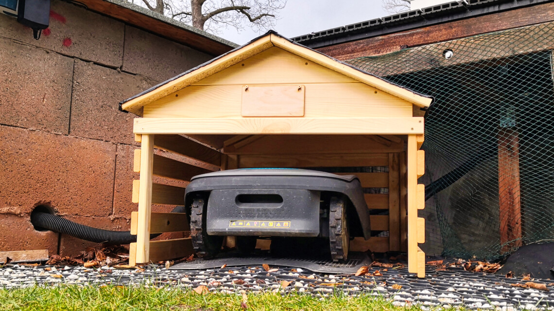 Garage fuer Rasenroboter selber bauen a - Simply build your own garage for robot lawn mower