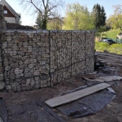 Hangsicherung mit Gabionen 091 - Slope stabilization - stack gabions safely on top of each other