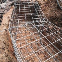 Kurve mit Gabionen bauen18 - Hang mit Gabionen sichern - Ecken und Kurven bauen