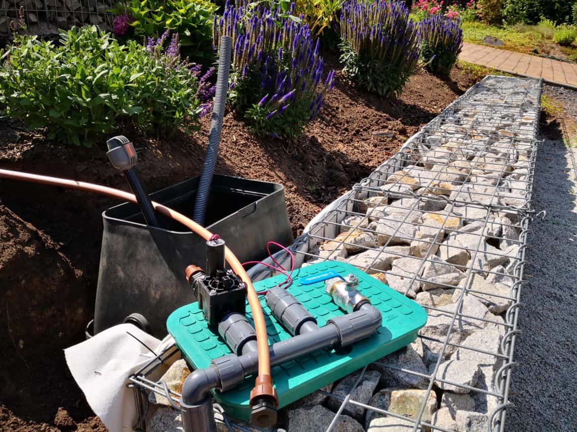 automatische Bewässerung mit Tropfrohr bauen 4 - Rasen im Frühjahr für die Gartensaison vorbereiten