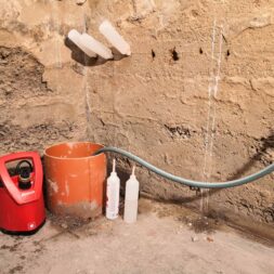 Keller trocken legen pumpensumpf pumpe defekt Rueckschlagventil einbauen 7 scaled - Keller Trockenlegen - Neue Tauchpumpe nach 1 Monat zerstört