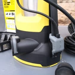 Stahlwandpool abbauen Skimmer Einlaufduese Lampe Poolfolie entfernen 4 - Pool Umbau - Rückbau vom Stahlwandpool