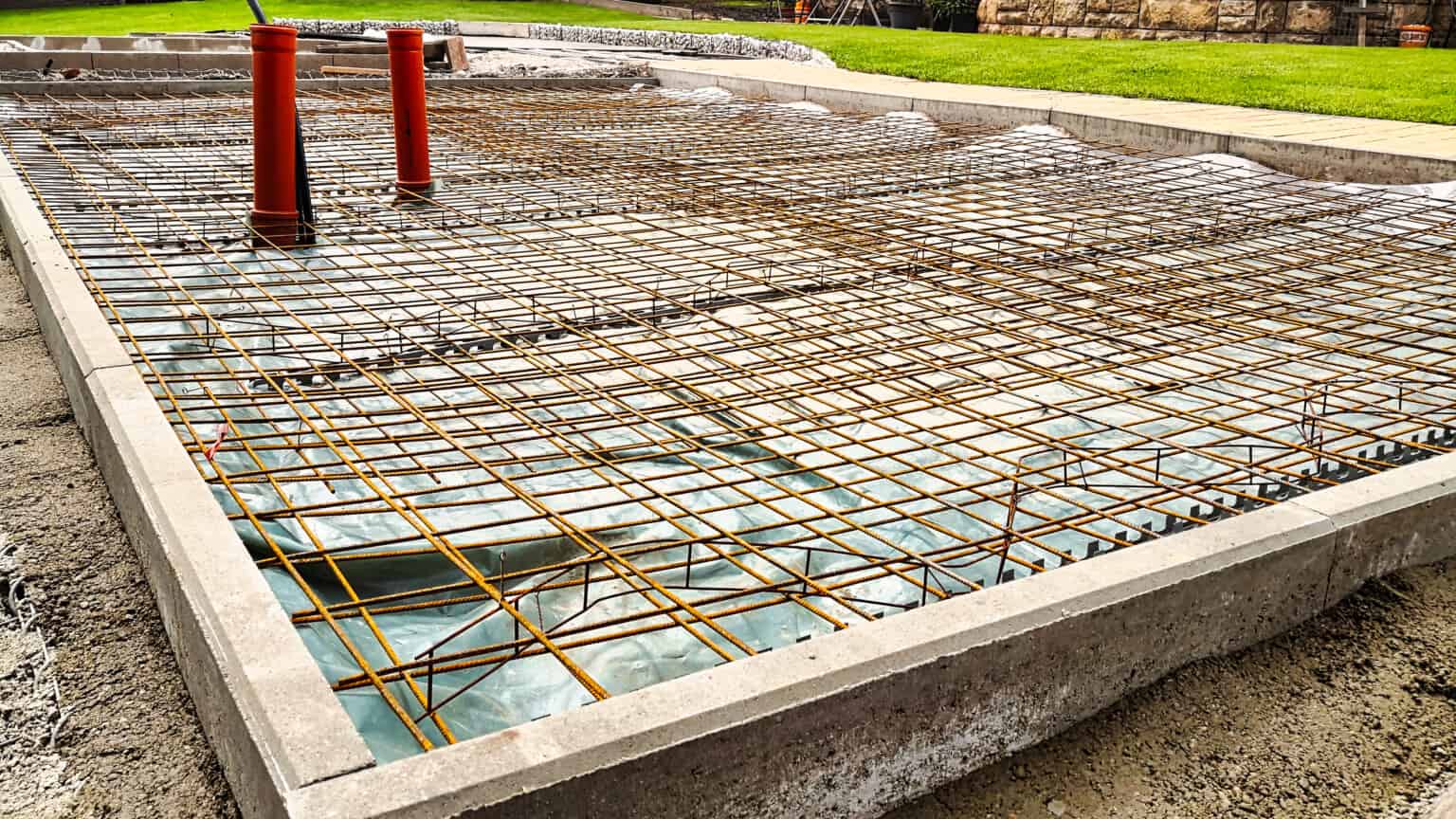 Betonfundament für Gartenküche und Gartenhaus selber bauen commaik