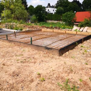 Betonfundament für Gartenküche und Gartenhaus selber bauen commaik