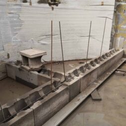 Pool umbauen Waende mauern Bewehrung einbauen 15 scaled - Pool remodeling - mason walls | install reinforcement | set formwork blocks