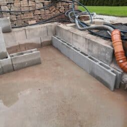 Pool umbauen Waende mauern Bewehrung einbauen 30 - Pool UMbauen – Wände mauern | Bewehrung einbauen | Schalsteine setzen
