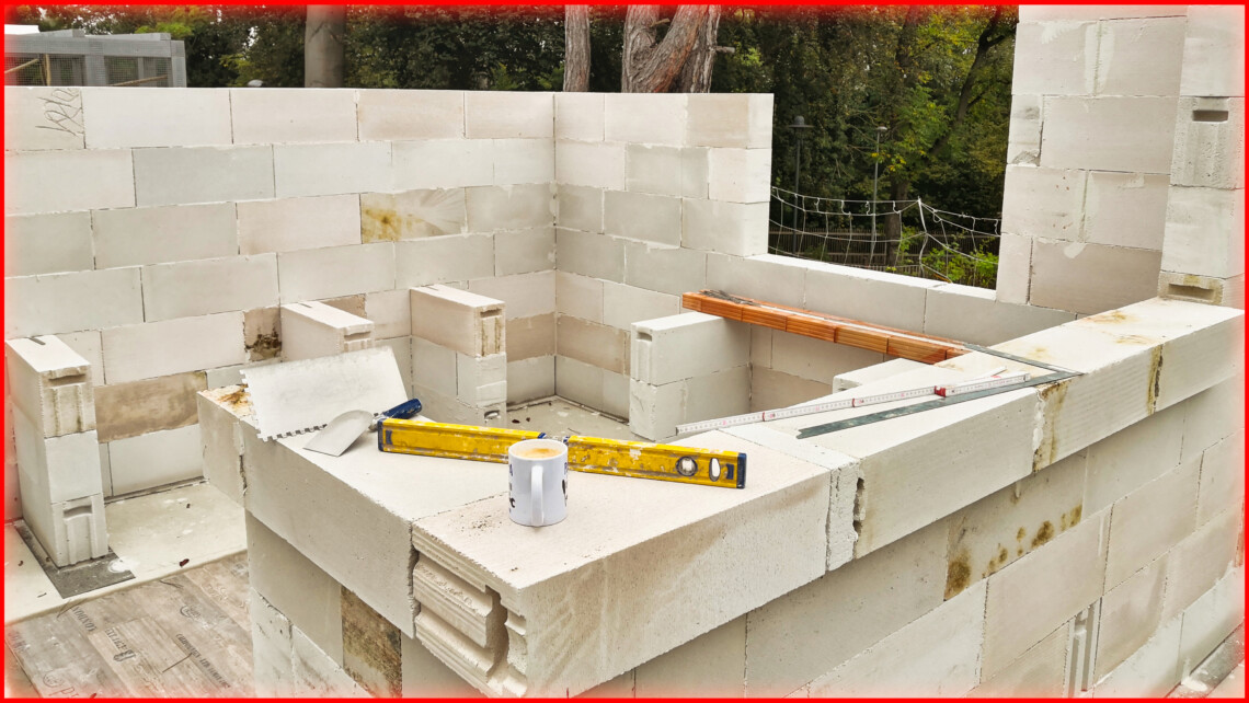 Building a garden kitchen 3 - Masonry and gluing walls with aerated concrete