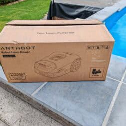 Anthbot Genie 600 im Test Kabelloser Maehroboter mit AI RTK – So maeht er wirklich www.commaik.de 002 - Anthbot Genie Mähroboter im Test: Perfektes Rasen mähen ohne Kabel!?