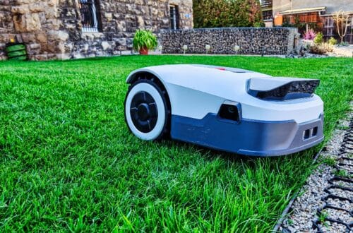 Anthbot Genie 600 im Test Kabelloser Maehroboter mit AI RTK – So maeht er wirklich www.commaik.de 062a - Anthbot Genie Mähroboter im Test: Perfektes Rasen mähen ohne Kabel!?