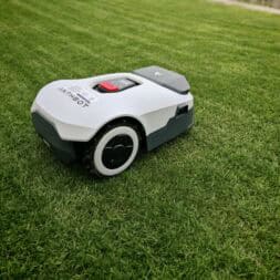 Anthbot Genie 600 im Test Kabelloser Maehroboter mit AI RTK – So maeht er wirklich www.commaik.de 087 - Anthbot Genie Mähroboter im Test: Perfektes Rasen mähen ohne Kabel!?