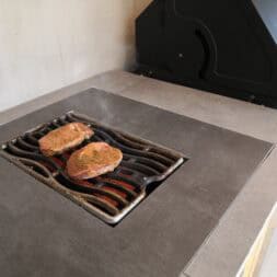 Gartenkueche bauen Napoleon Gasgrill einbauen commaik.de 019 - Sizzle Zone vom Napoleon Gasgrill fest in der Outdoor Gartenküche einbauen