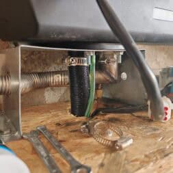 Dieselstandheizung in der Werkstatt Festinstallation mit Praxis Tipps www.commaik.de 024 - 8kW Diesel Standheizung sicher in der Werkstatt & Garage installieren