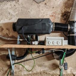 Dieselstandheizung in der Werkstatt Festinstallation mit Praxis Tipps www.commaik.de 037 - 8kW Diesel Standheizung sicher in der Werkstatt & Garage installieren