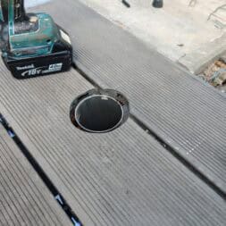 Poolterrasse aus BPC bauen So gelingt die Unterkonstruktion am Hang www.commaik.de 024 - BPC und WPC Terrasse am Hang bauen – Meine neue Poolterrasse mit recycelten Dielen