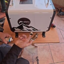 Diesel heating for motorhomes & campers: optimal heating of the conservatory with diesel 53 Dieselheizung statt Elektroheizung Hcalory HBH2 im Test Einbau im Wintergarten www.commaik.de 1.16.1 - Diesel heating for motorhomes & campers: optimal heating of the conservatory with diesel