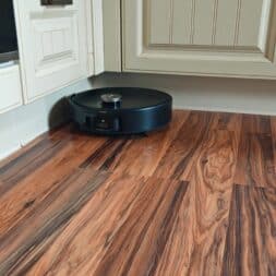 MOVA Z60 Ultra Roller Complete test: Fully automatic cleaning with AI and hot water 46 MOVA Z60 Ultra Roller Complete im Test Staerkster Saug Wischroboter www.commaik.de 024 - MOVA Z60 Ultra Roller Complete test: Fully automatic cleaning with AI and hot water