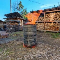 Rauchfreie Feuertonne selber bauen aus Oelfass Schritt fuer Schritt DIY Anleitung www.commaik.de 011 - Build your own smoke-free fire barrel: DIY instructions from a 200 L oil drum with secondary ventilation