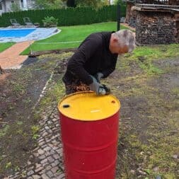 Rauchfreie Feuertonne selber bauen aus Oelfass Schritt fuer Schritt DIY Anleitung www.commaik.de 1.7.2 - Build your own smoke-free fire barrel: DIY instructions from a 200 L oil drum with secondary ventilation