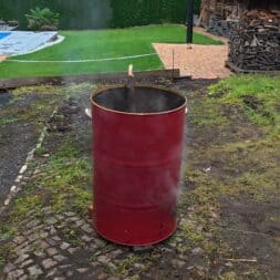 Rauchfreie Feuertonne selber bauen aus Oelfass Schritt fuer Schritt DIY Anleitung www.commaik.de 2.6.1 - Build your own smoke-free fire barrel: DIY instructions from a 200 L oil drum with secondary ventilation