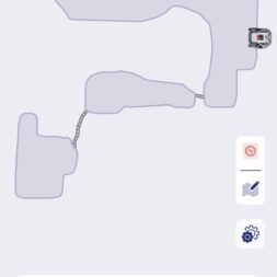 Robot lawn mower without boundary wire in test: LiDAR vs RTK in comparison (ANTHBOT M5 vs M9) 28 Screenshot of the Anthbot robot vacuum cleaner app showing a mapped cleaning area, 0 m² cleaned area, 0 minutes cleaning time, 100% battery and controls for start, stop, charging and settings at the bottom - perfect for robot mower fans. www.commaik.de