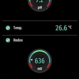 Installing the BAYROL Automatic Cl-pH in the Pool and Retrofitting a Temperature Sensor: My Experience 39 A smartphone screenshot of a pool monitoring app that is compatible with Bayrol Automatic systems and displays a pH level of 7.2, a temperature of 26.6 °C, and a redox value of 636 mV, along with a message in German: “Everything’s fine. Enjoy your pool!” www.commaik.de
